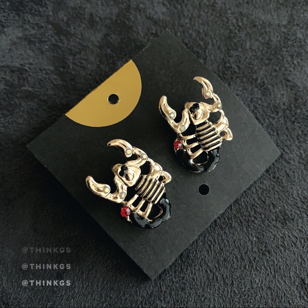 🖤 Scorpion Earrings // Collar Pins